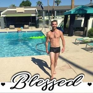 Meet your Posher, Nicholas